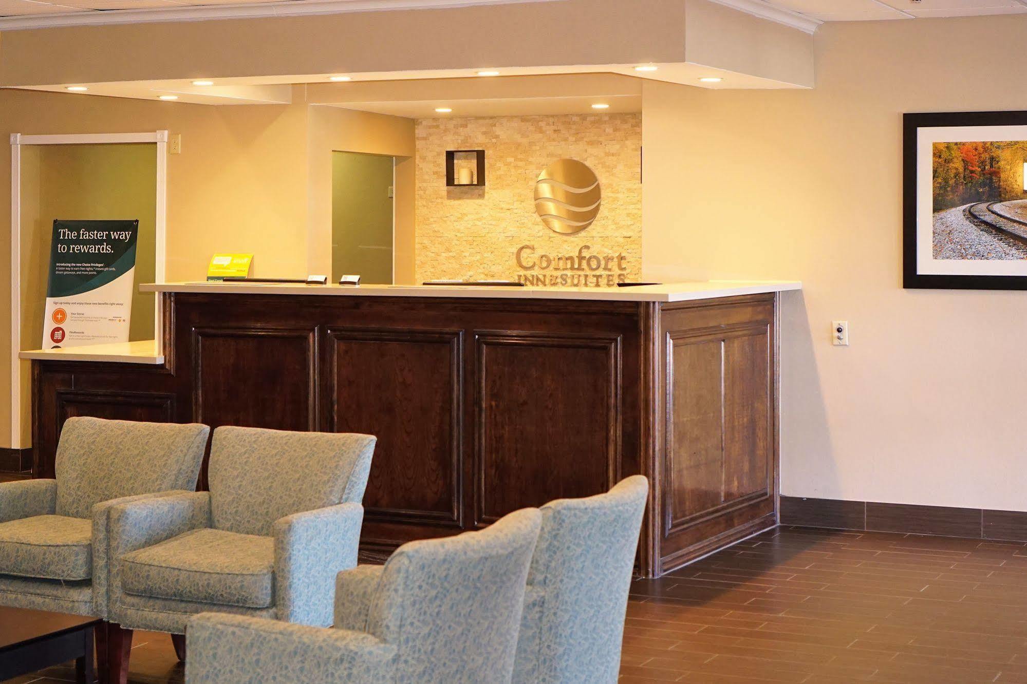 Comfort Inn & Suites Porter Near Indiana Dunes Exterior photo